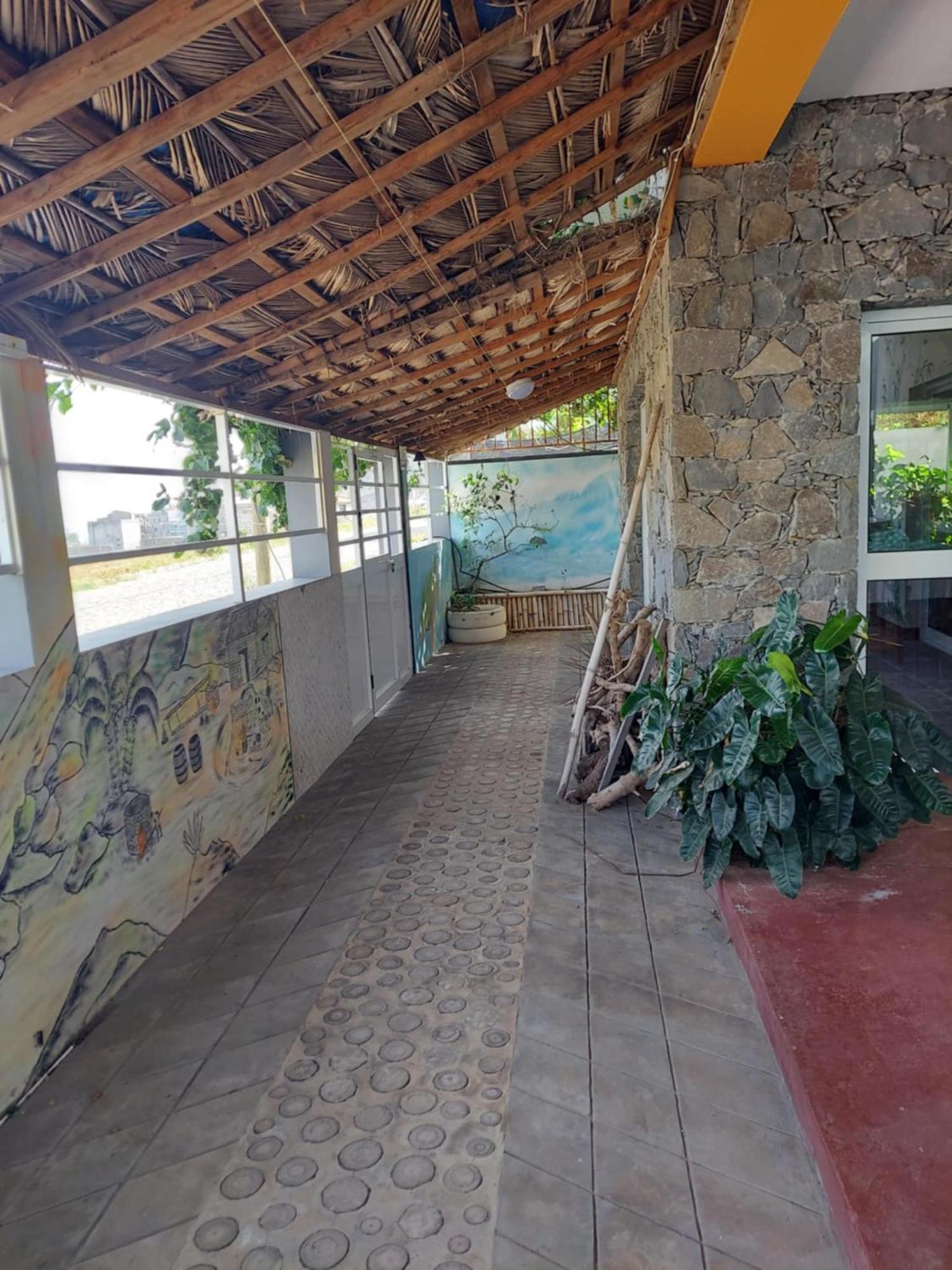 Chez Jumpy Hotel Ponta Do Sol Buitenkant foto